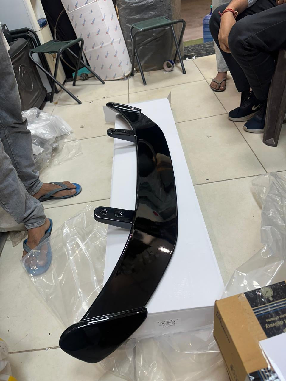 Universal Sports spoiler for Hatchback cars and compaq suv